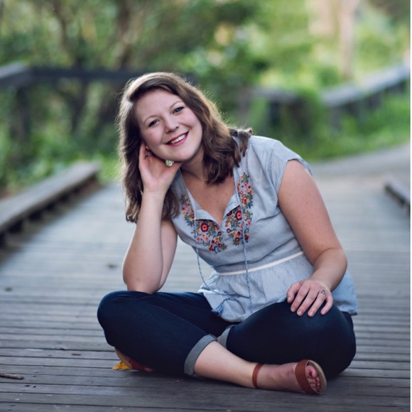 Meet your Posher, Hayley - Picture 1 of 1